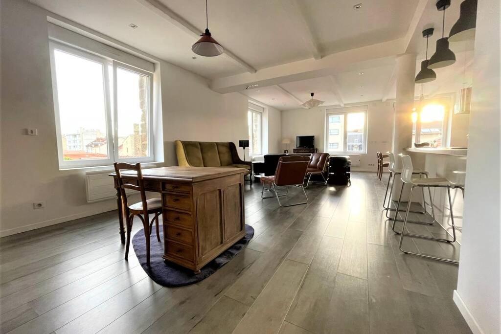 Ferienwohnung Superbe Loft 100M2 Proche Cathedrale Avec Parking Reims Exterior foto