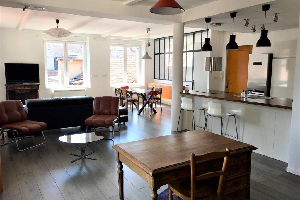 Ferienwohnung Superbe Loft 100M2 Proche Cathedrale Avec Parking Reims Exterior foto